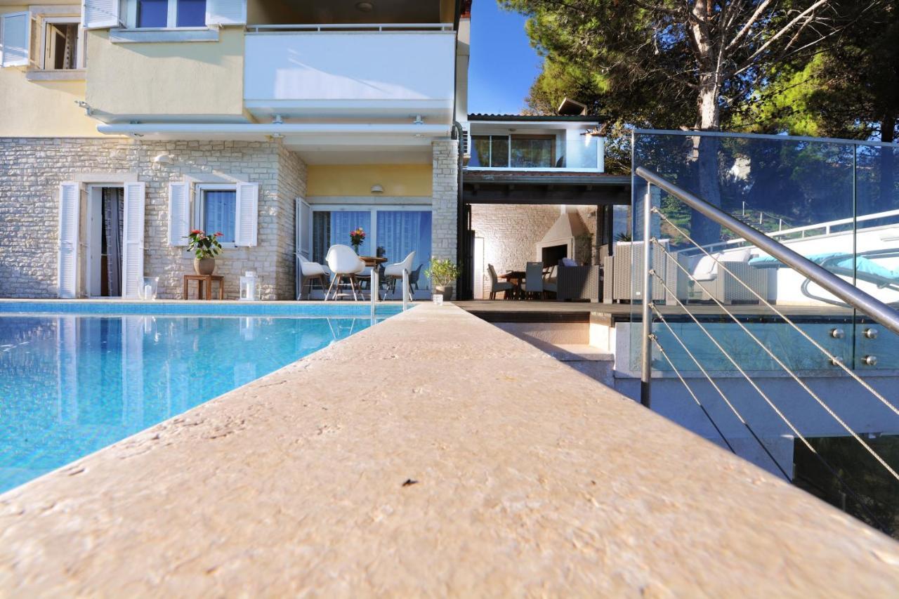 Villa Cablex Crveni Vrh Exteriör bild